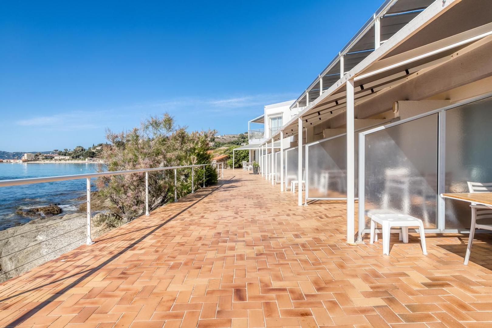 Roc Hotel - Hotel 4 Etoiles Les Pieds Dans L'Eau Le Lavandou Exterior foto